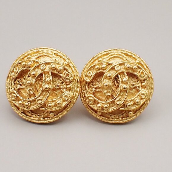 CHANEL CC Logo Round Button Earrings 04A Clip-On Gold GHW France - Picture 2 of 12